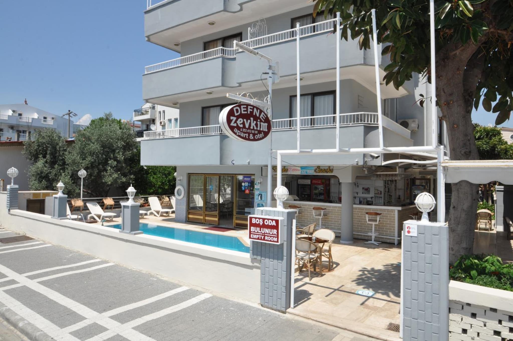 Defne & Zevkim Hotel - Image 1