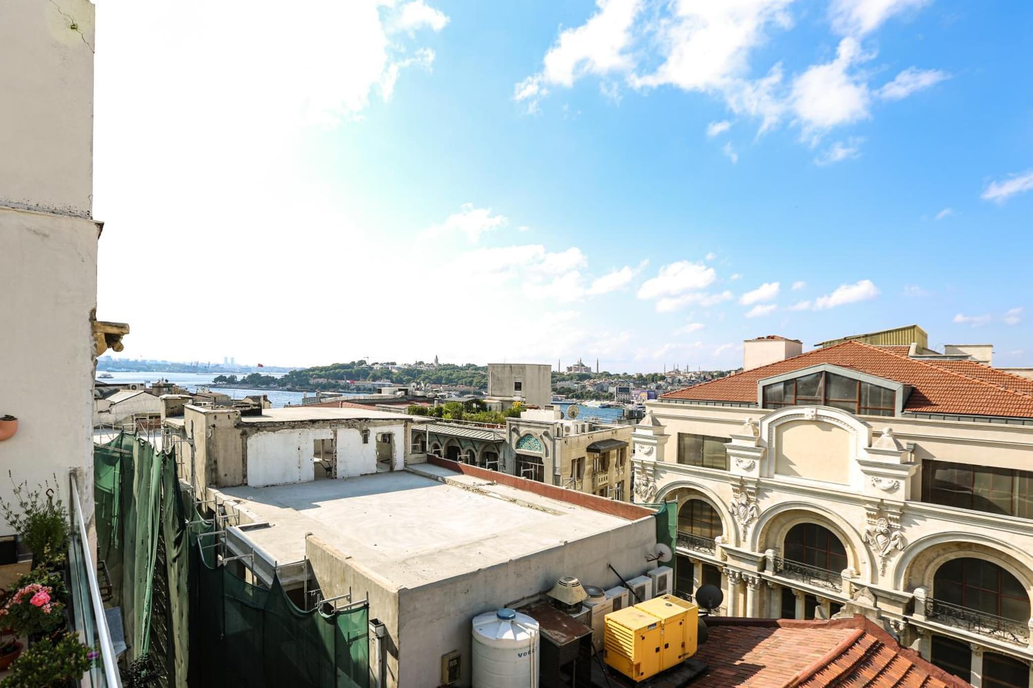 No 8 Galata - Image 2