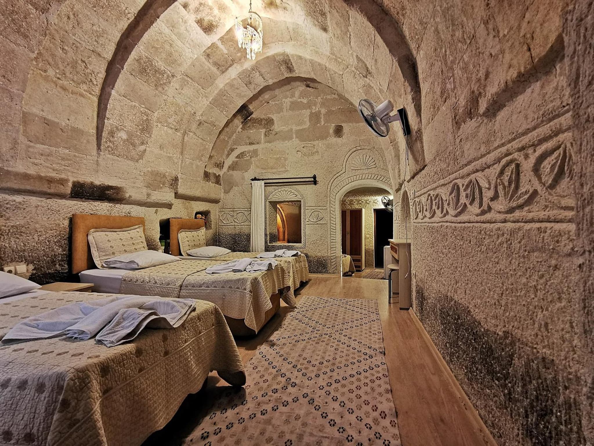 Falcon Cave Suites - Image 4