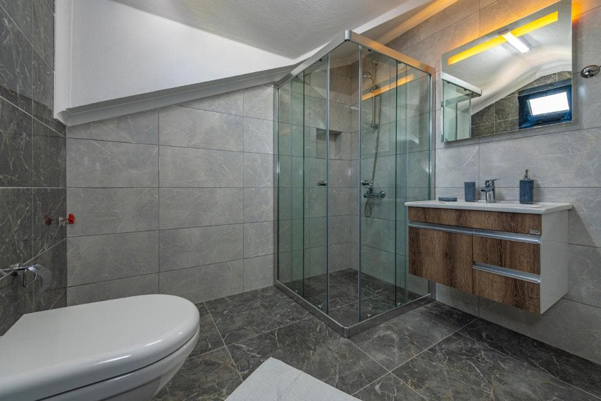 Salkım- 4 Bedroom Holiday Villa in Oludeniz - Image 1