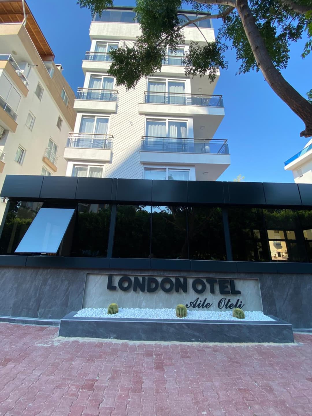 LONDON OTEL fotoğrafı