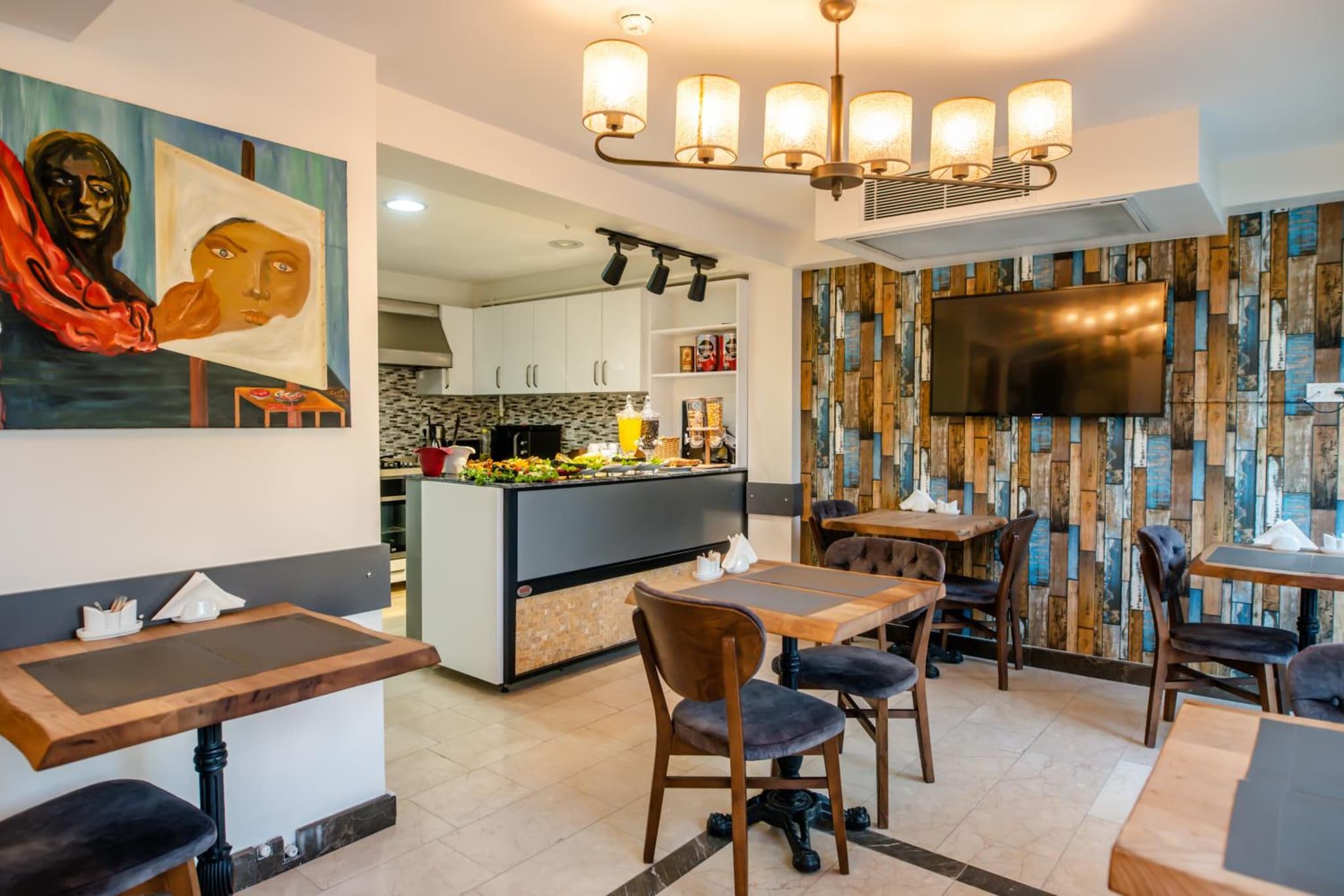 The Camelot Otel - Image 3