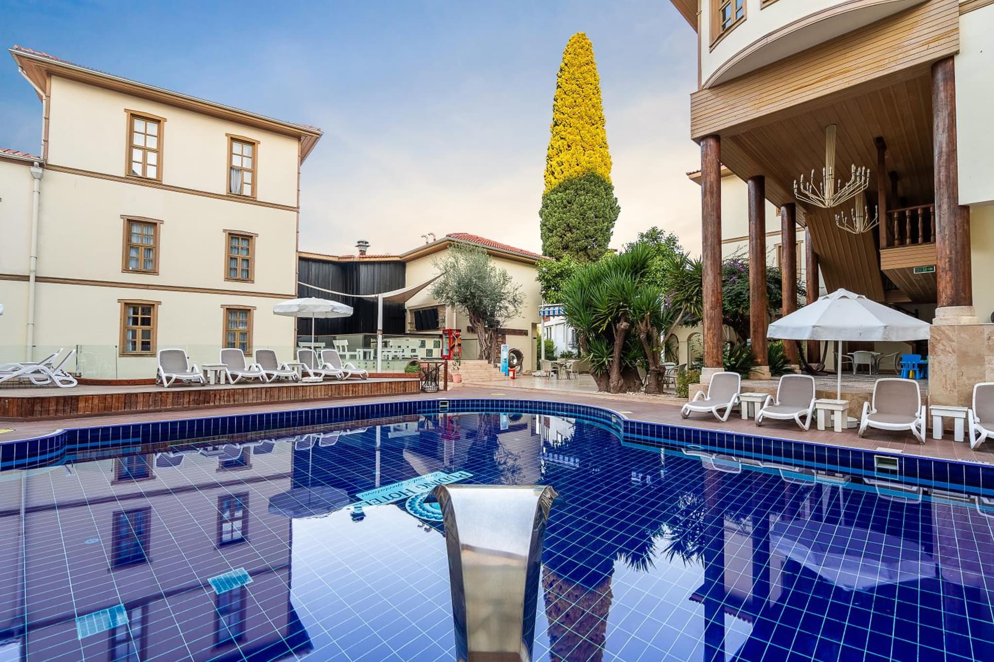 Puding Hotel - Image 4