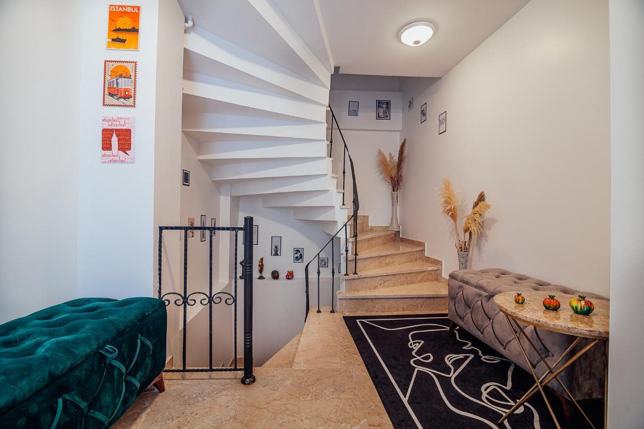 Taksim Wonder Suitleri - Image 1