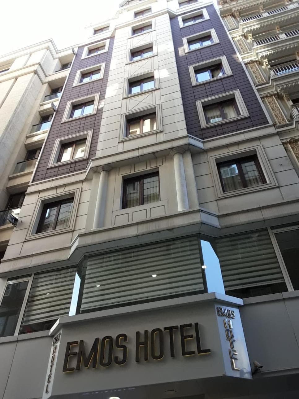 EMOS HOTEL - Image 1