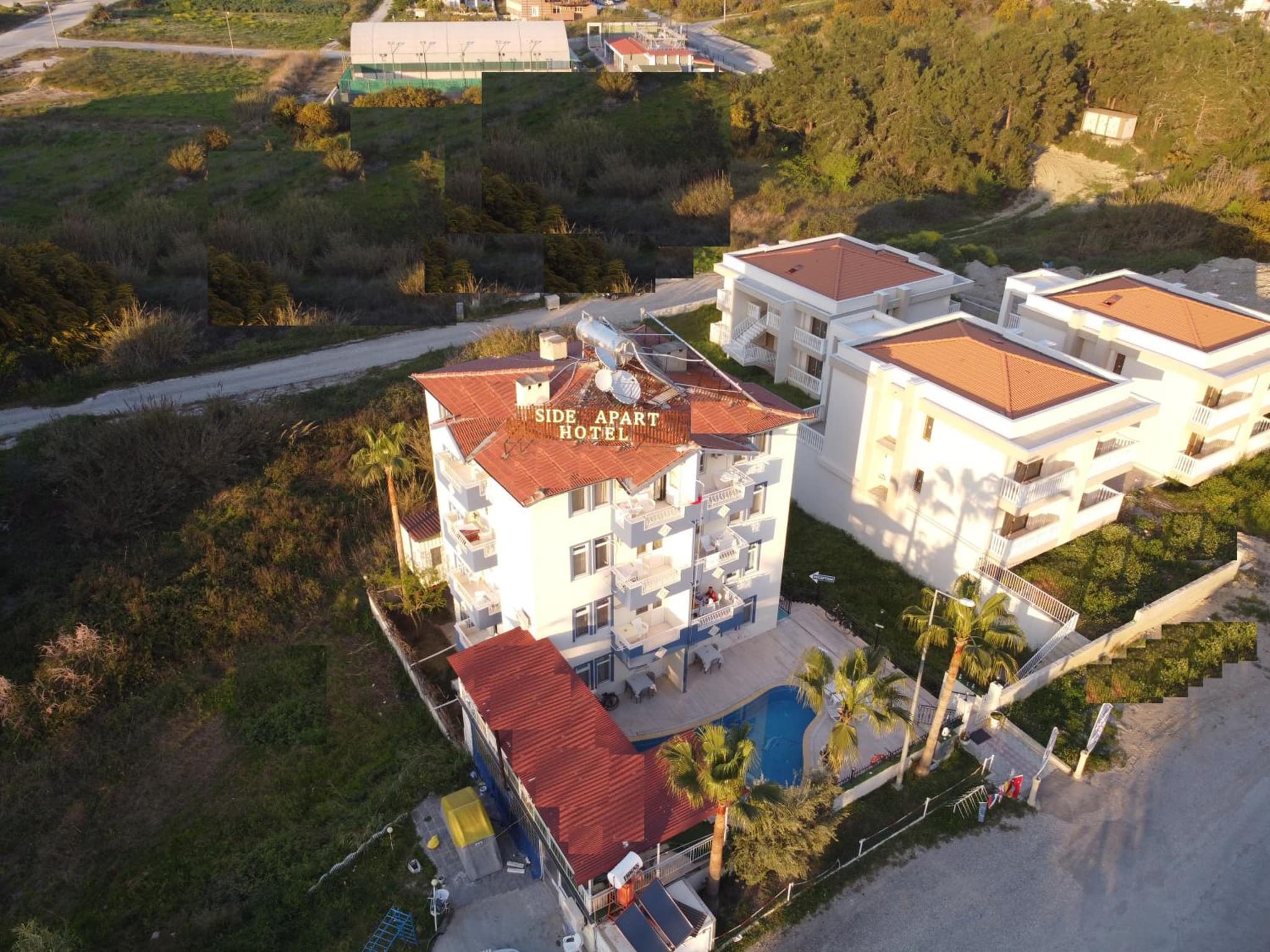 Side Apart Hotel - Image 1