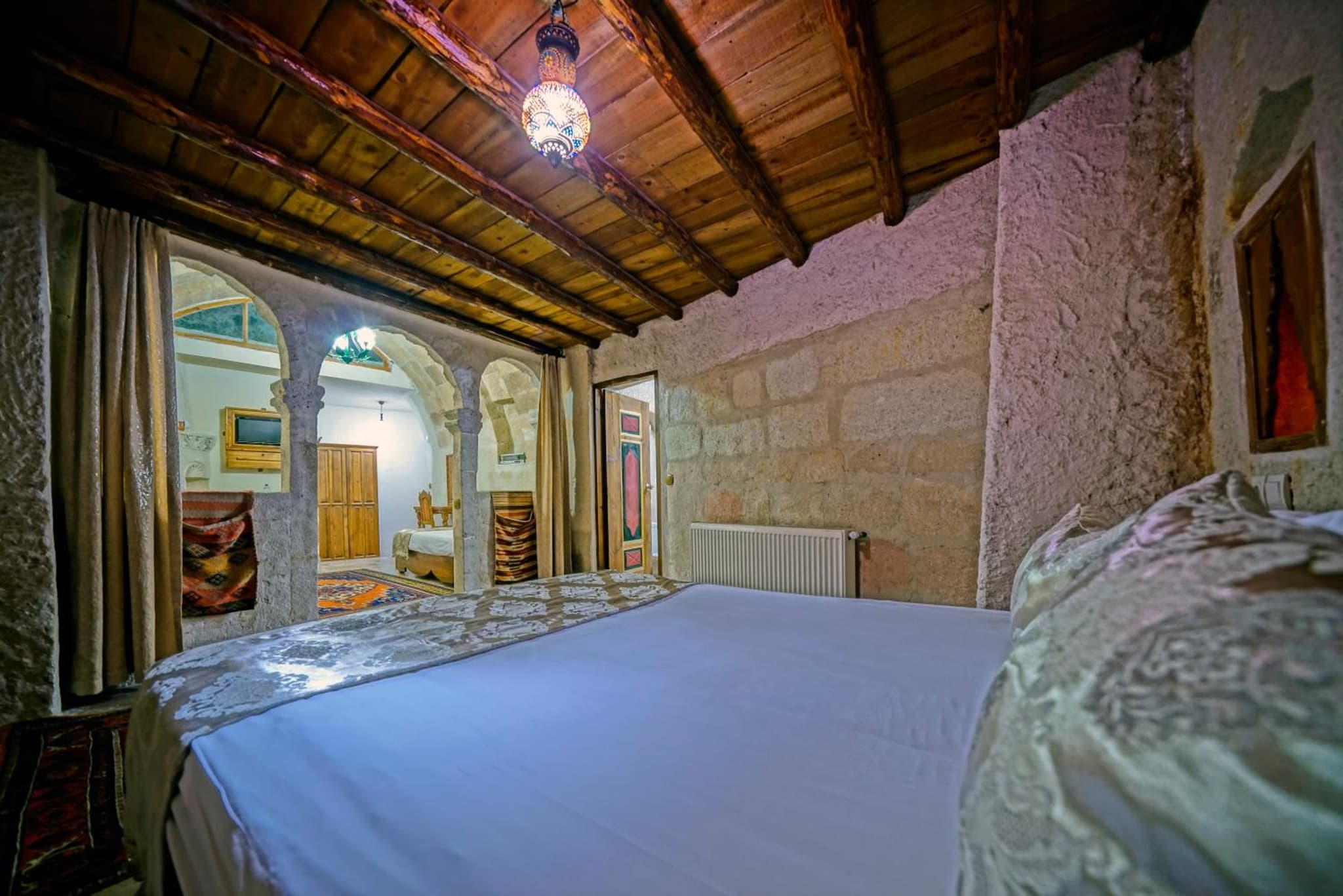 Elysee Cave House - Image 4
