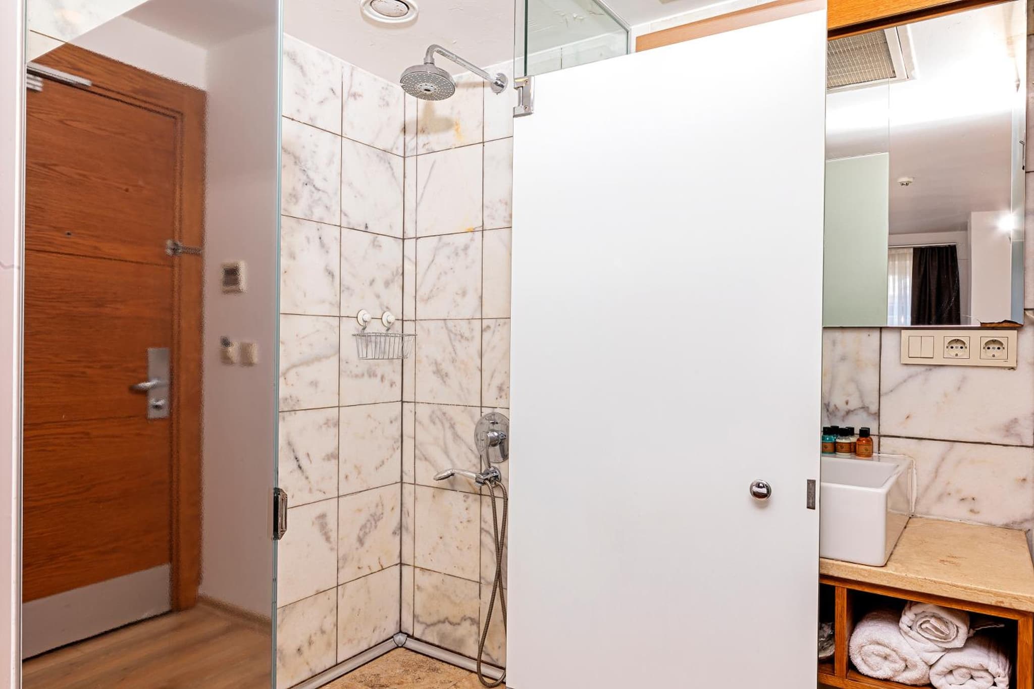 Neda Otel İstanbul - Image 2