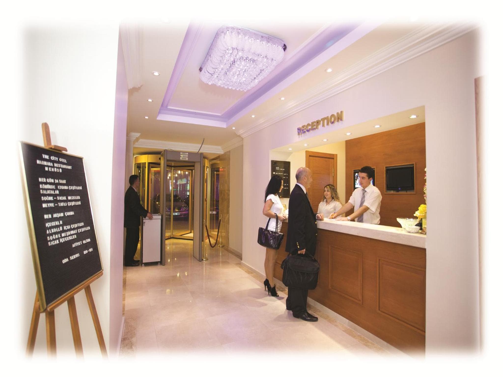 The City Hotel - Image 3