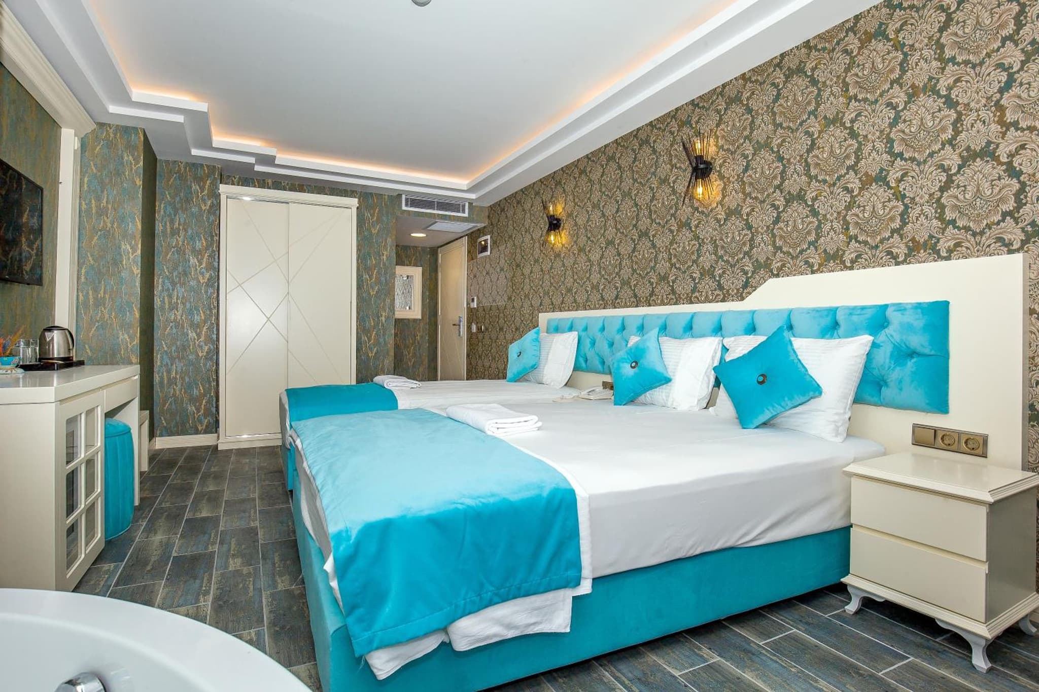 The Lea Hotel - Image 4