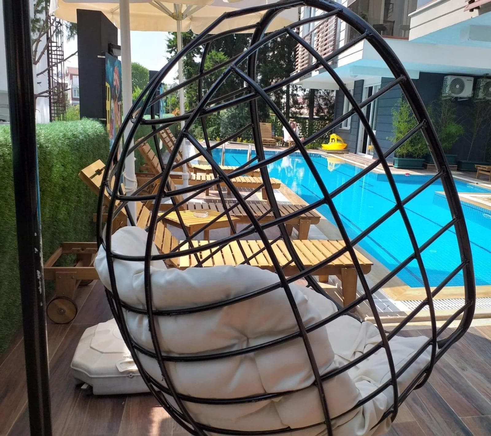 Elanis Suites - Image 2