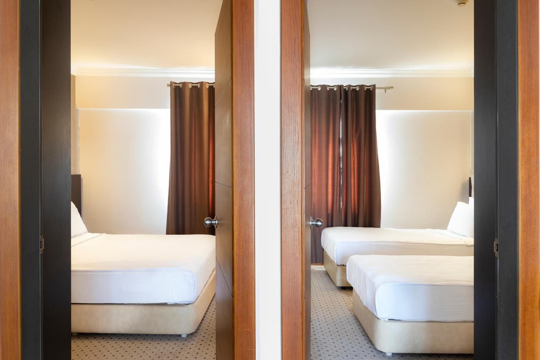 Blanca Otel - Image 1