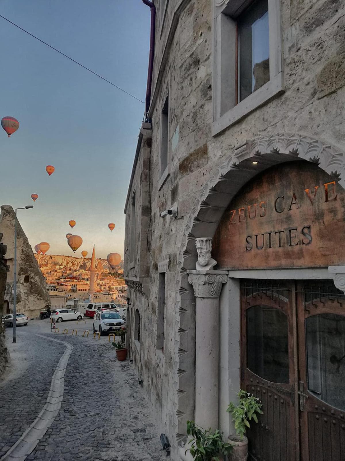 Zeus Cave Suites - Image 1