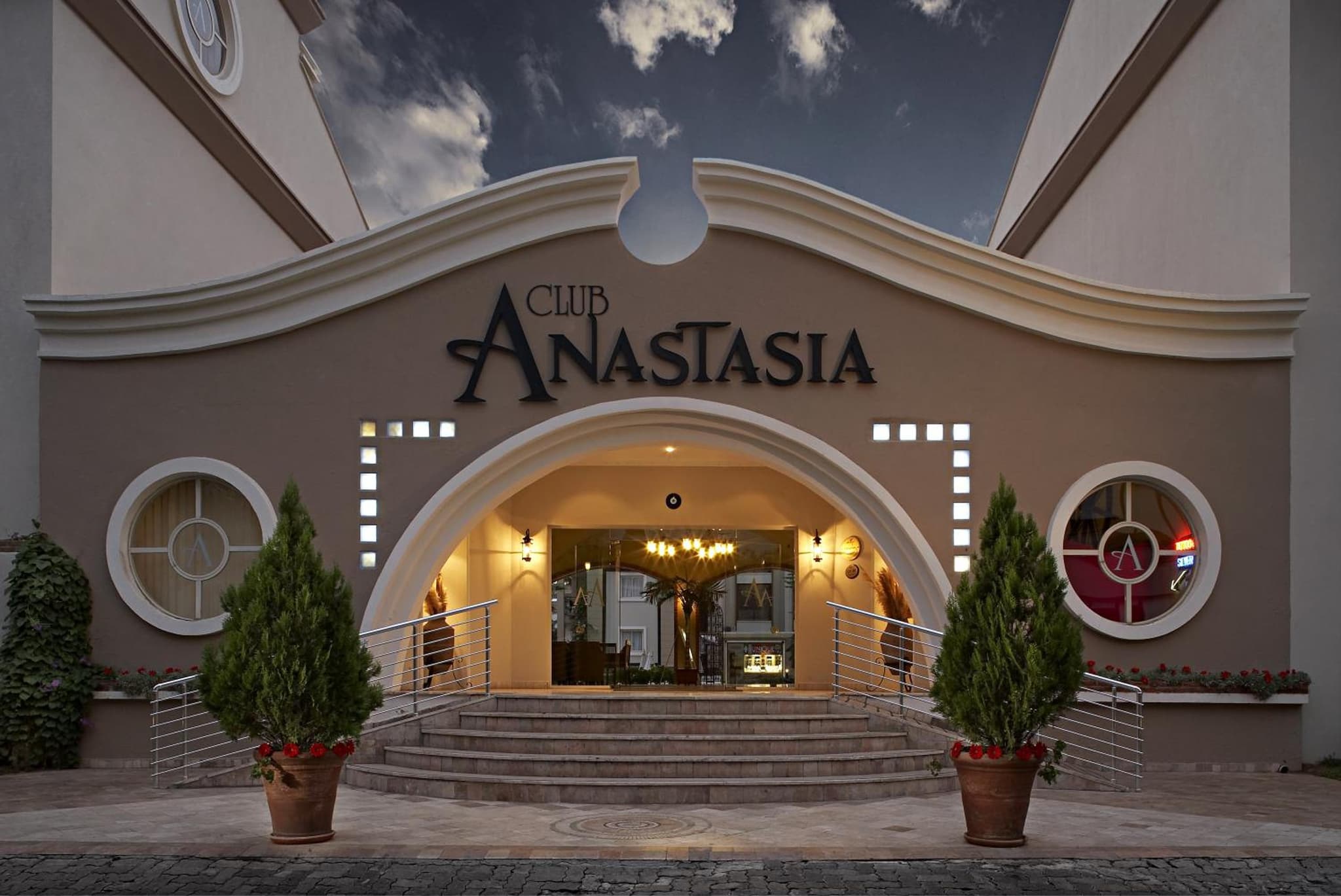 Club Anastasia - Family Hotel - Image 1