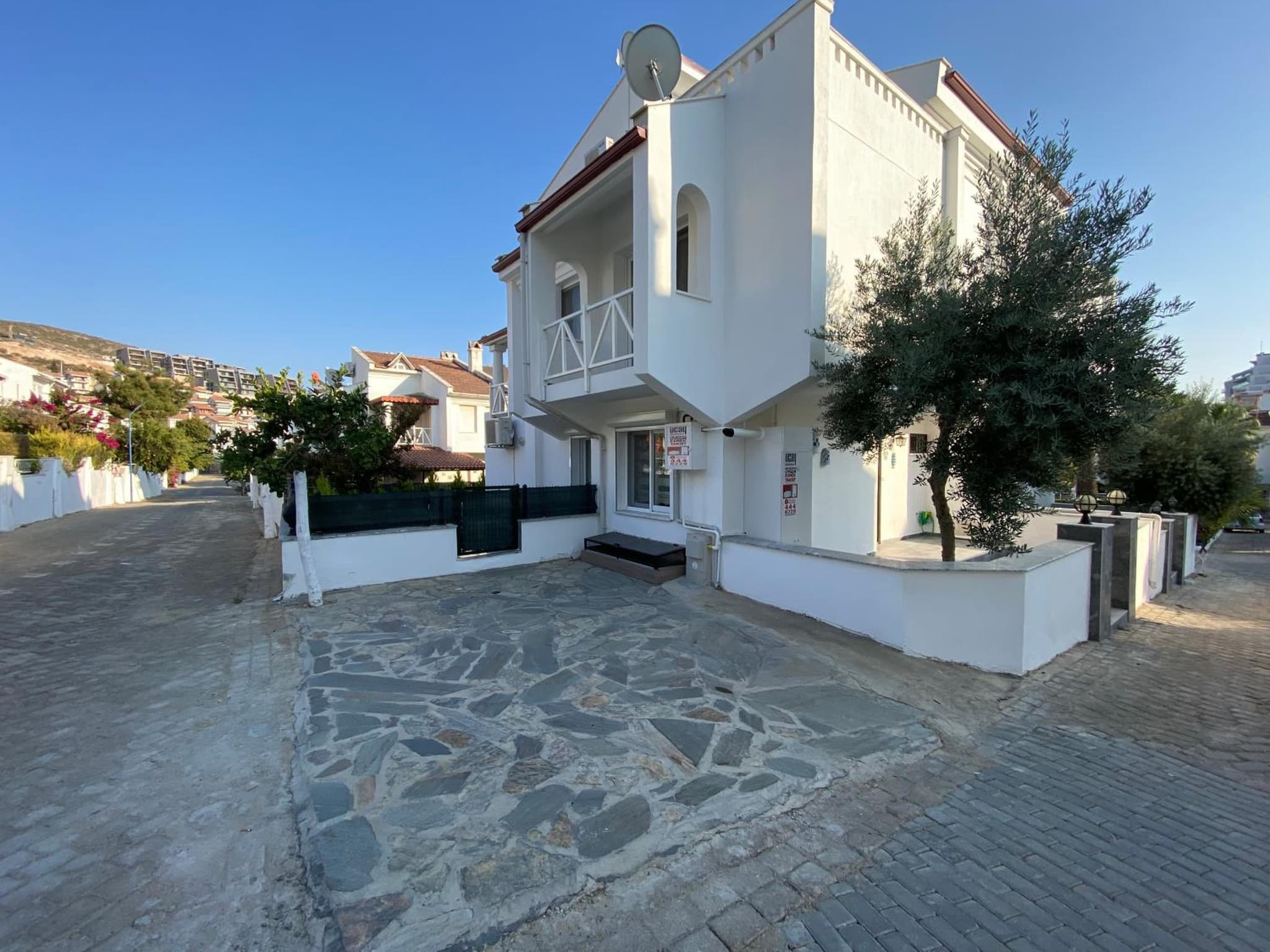 The Family Villa - Image 1