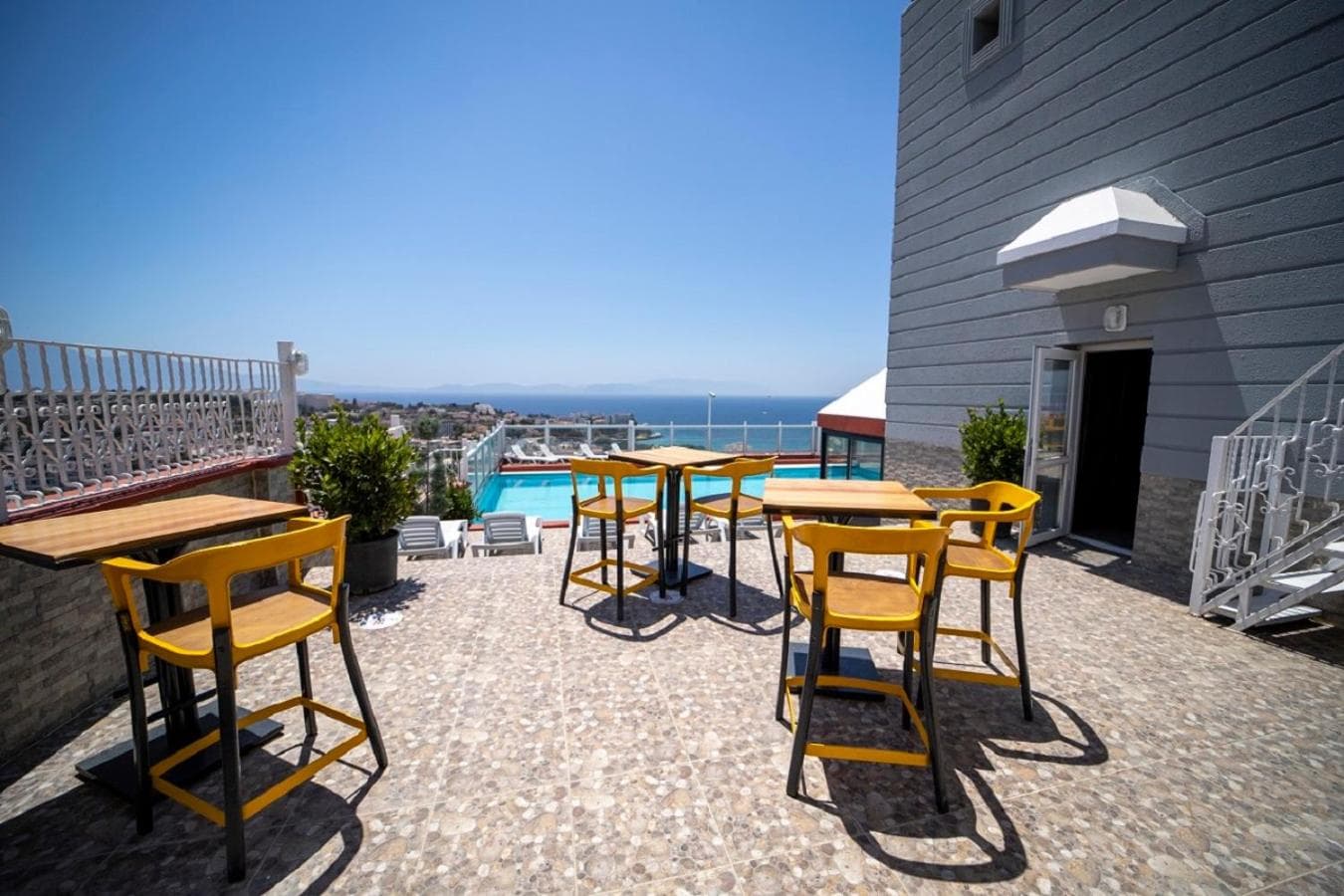 Silver Tower Residence - Image 3