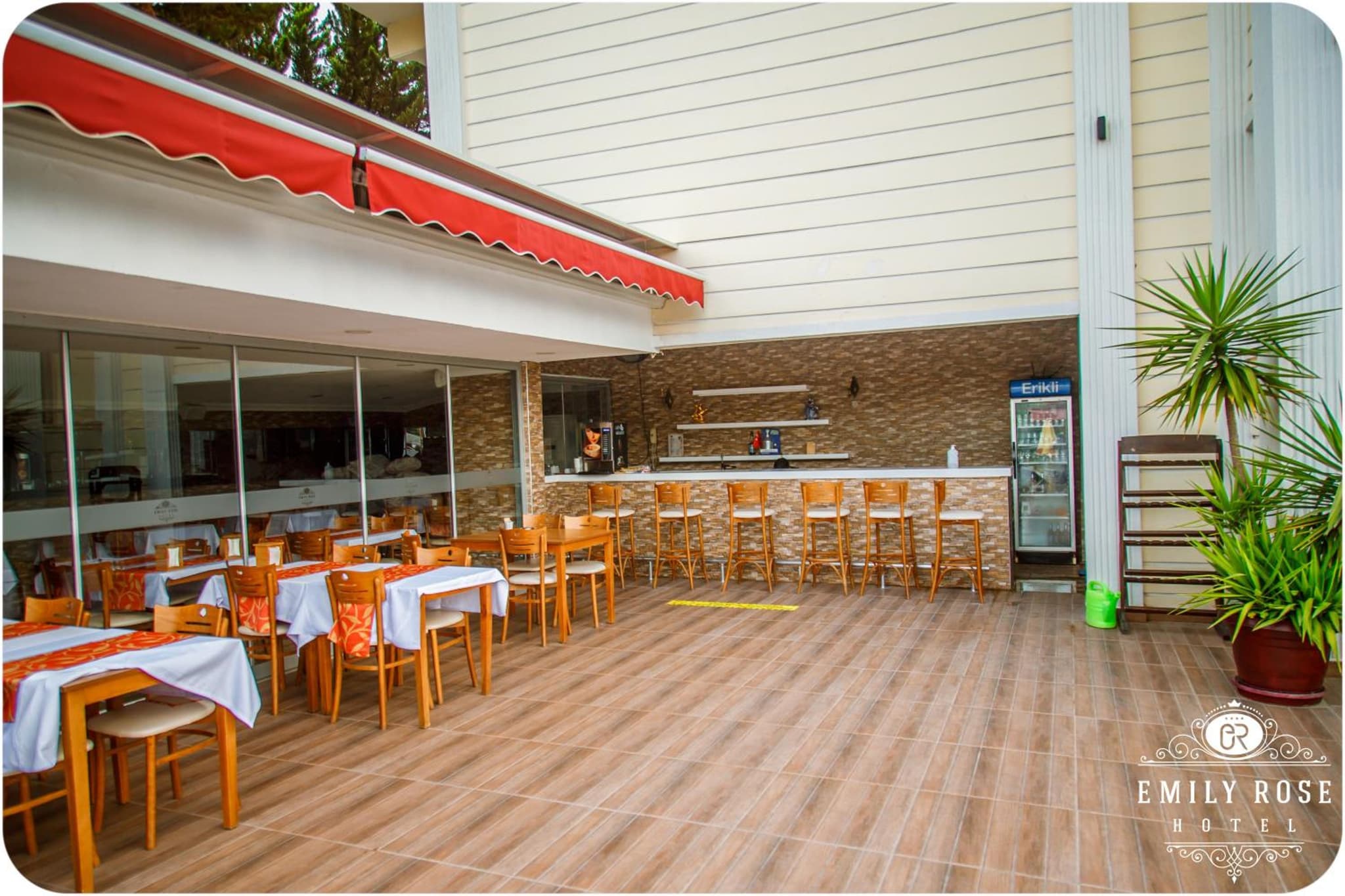 Emily Rose Hotel - Image 4