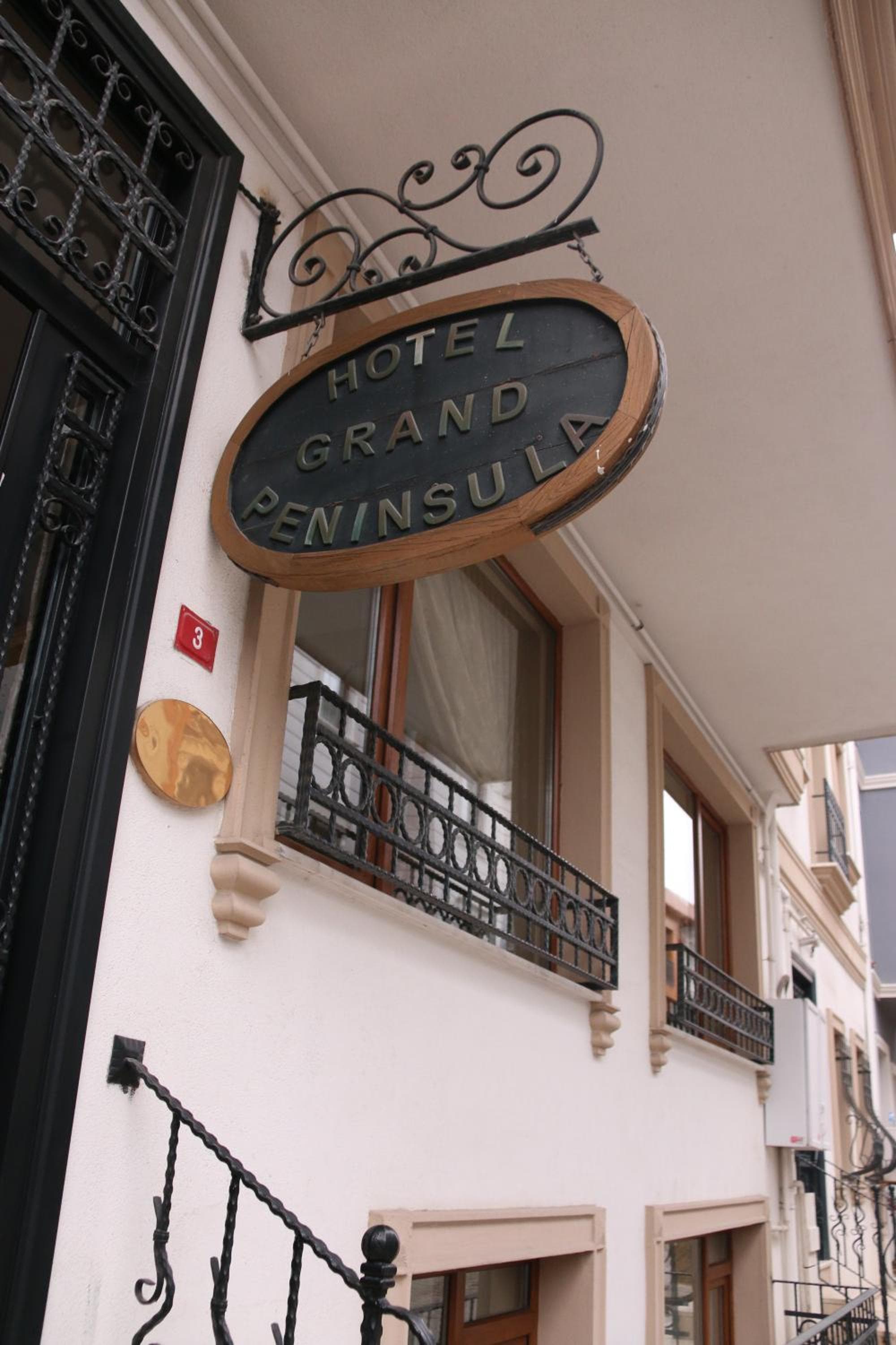 Grand Peninsula Hotel - Image 1