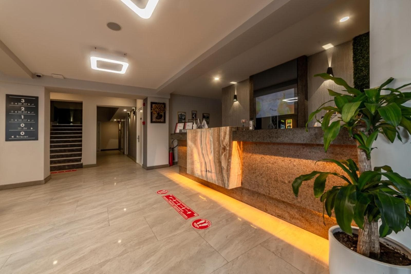 Tema 242 Otel - Image 1