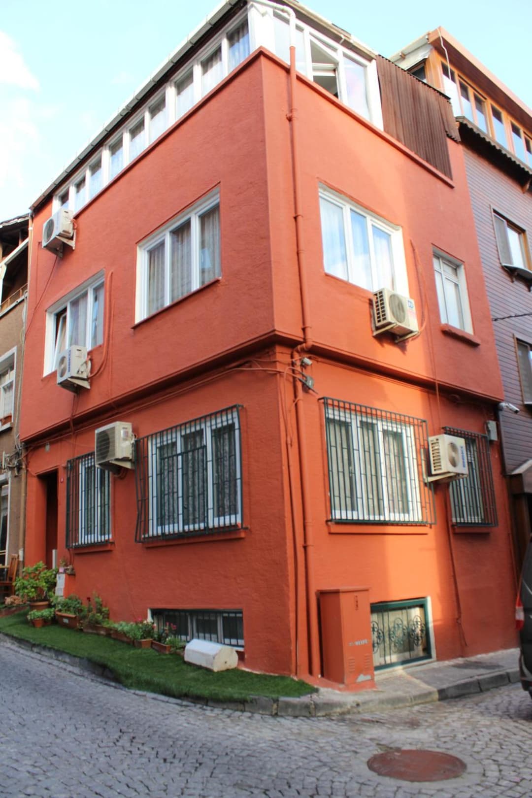 Stone Home Apart fotoğrafı