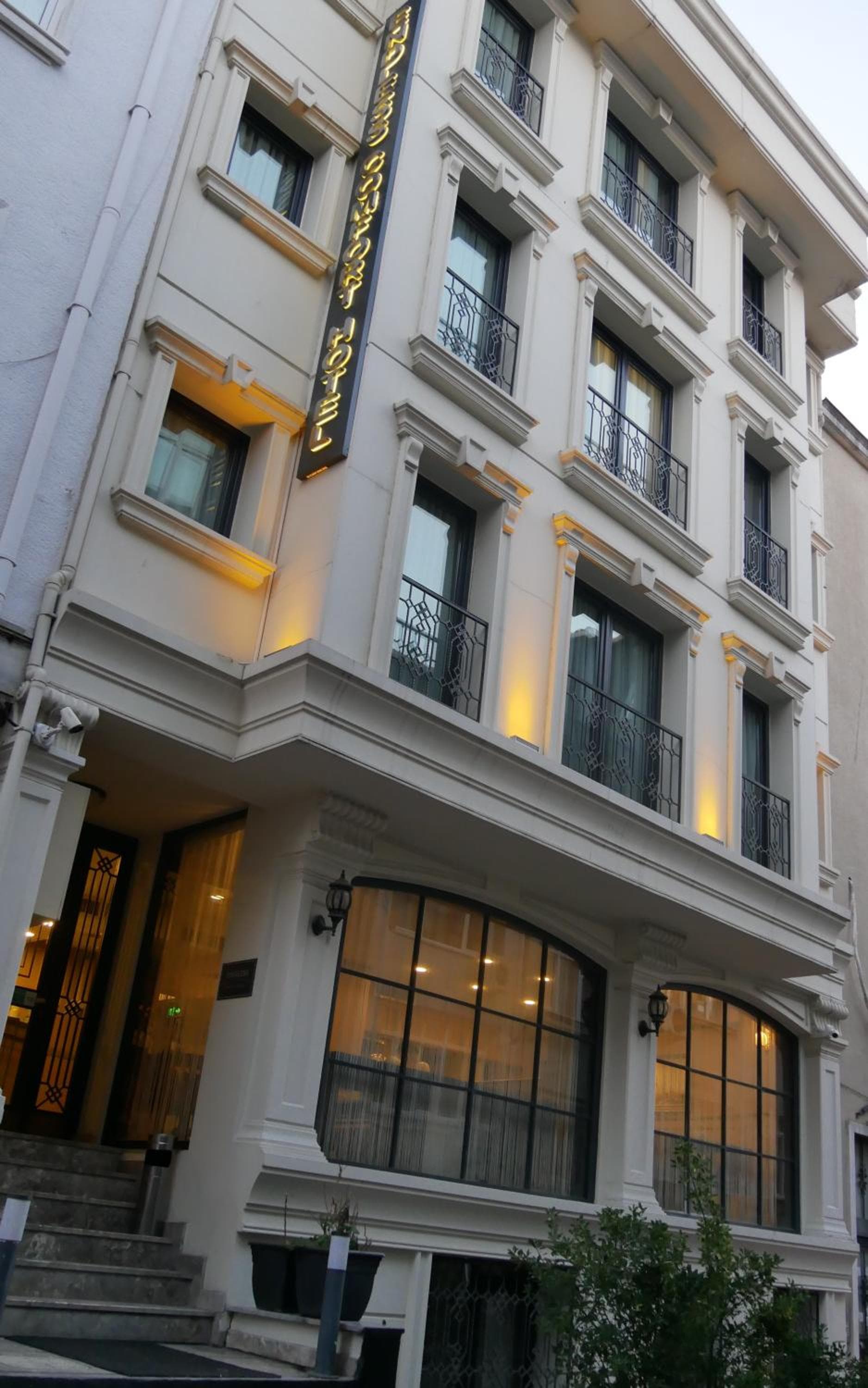 Endless Comfort Hotel Taksim - Image 1