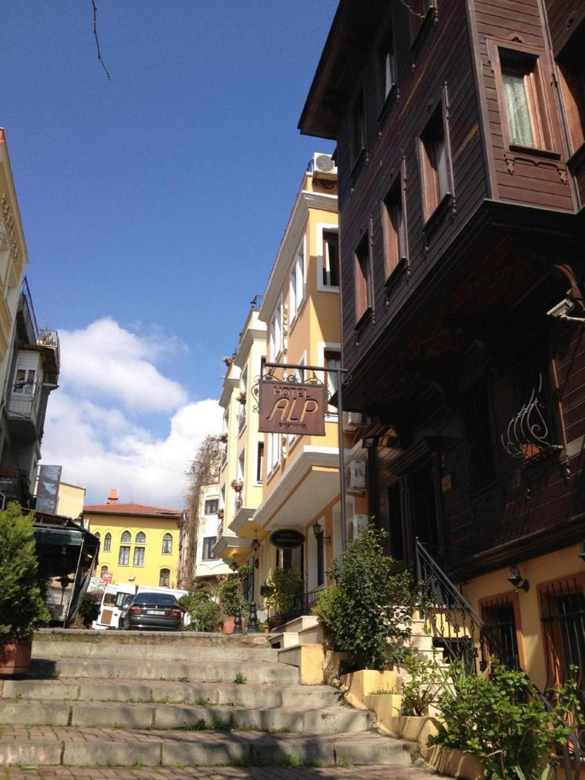 Hotel Alp Guesthouse - Image 1