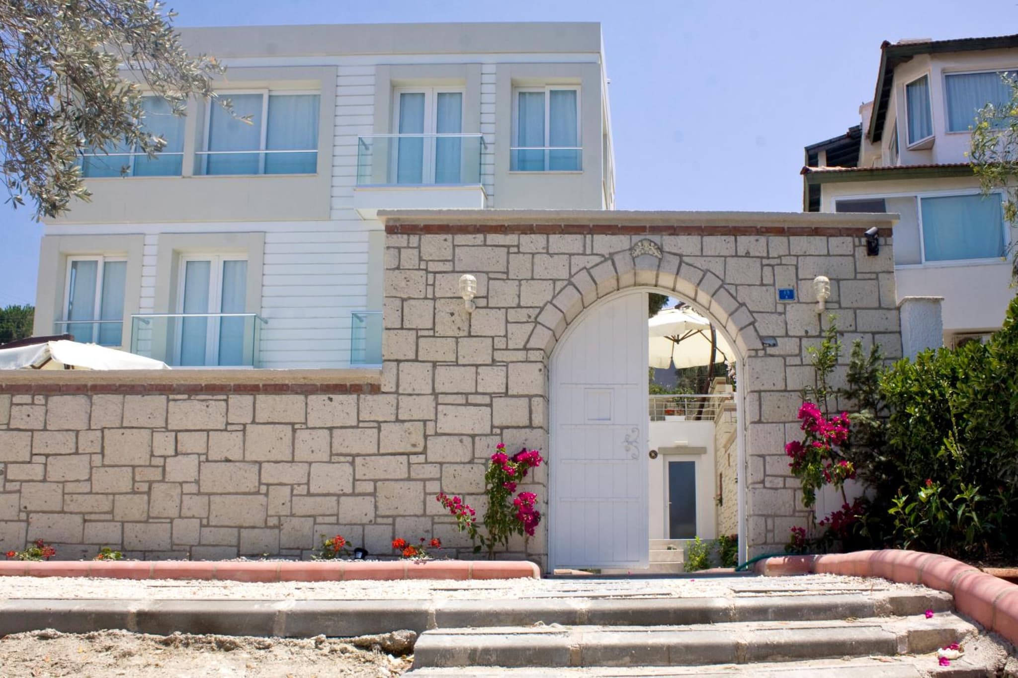 Lara Ilica Hotel - Image 1