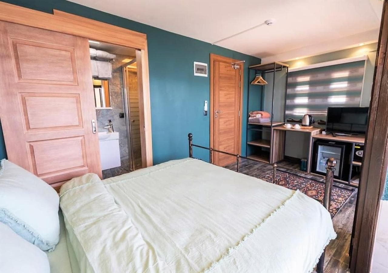 Liman Deluxe Hotel - Image 2