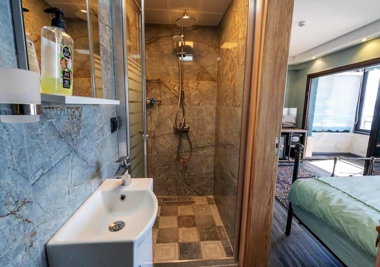 Liman Deluxe Hotel - Image 4