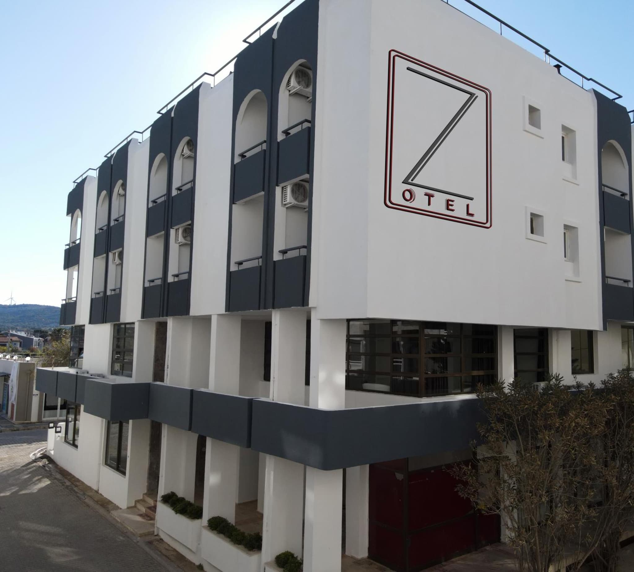 Z OTEL - Image 1