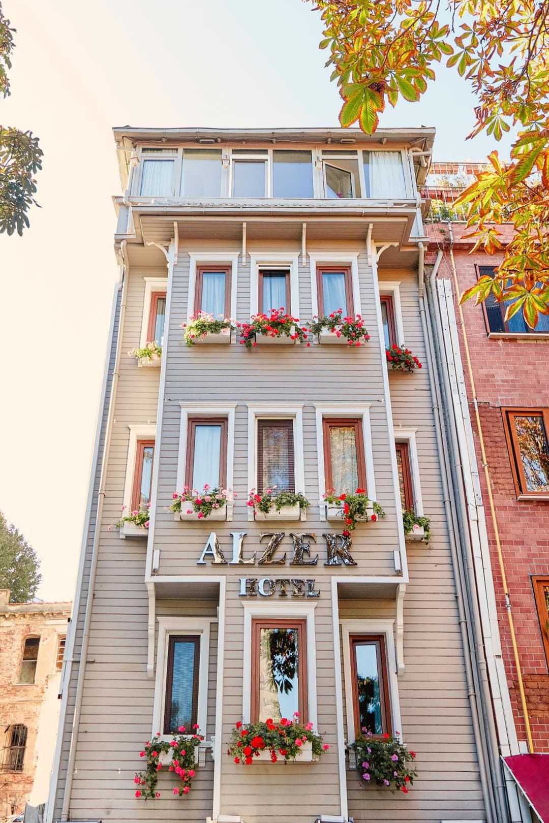 Alzer Hotel Special Class