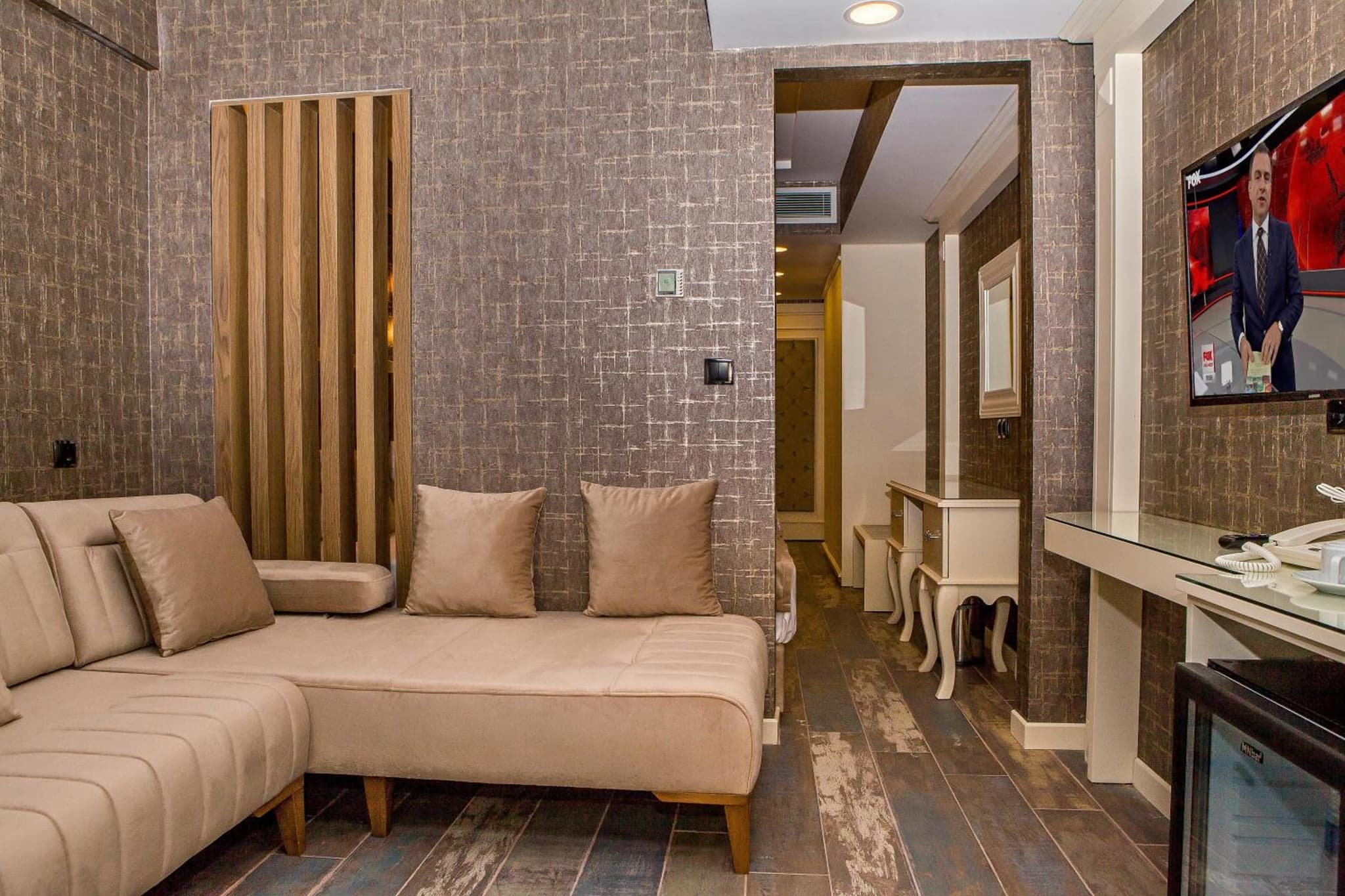 THE LEA HOTELS & SUITE - Image 3