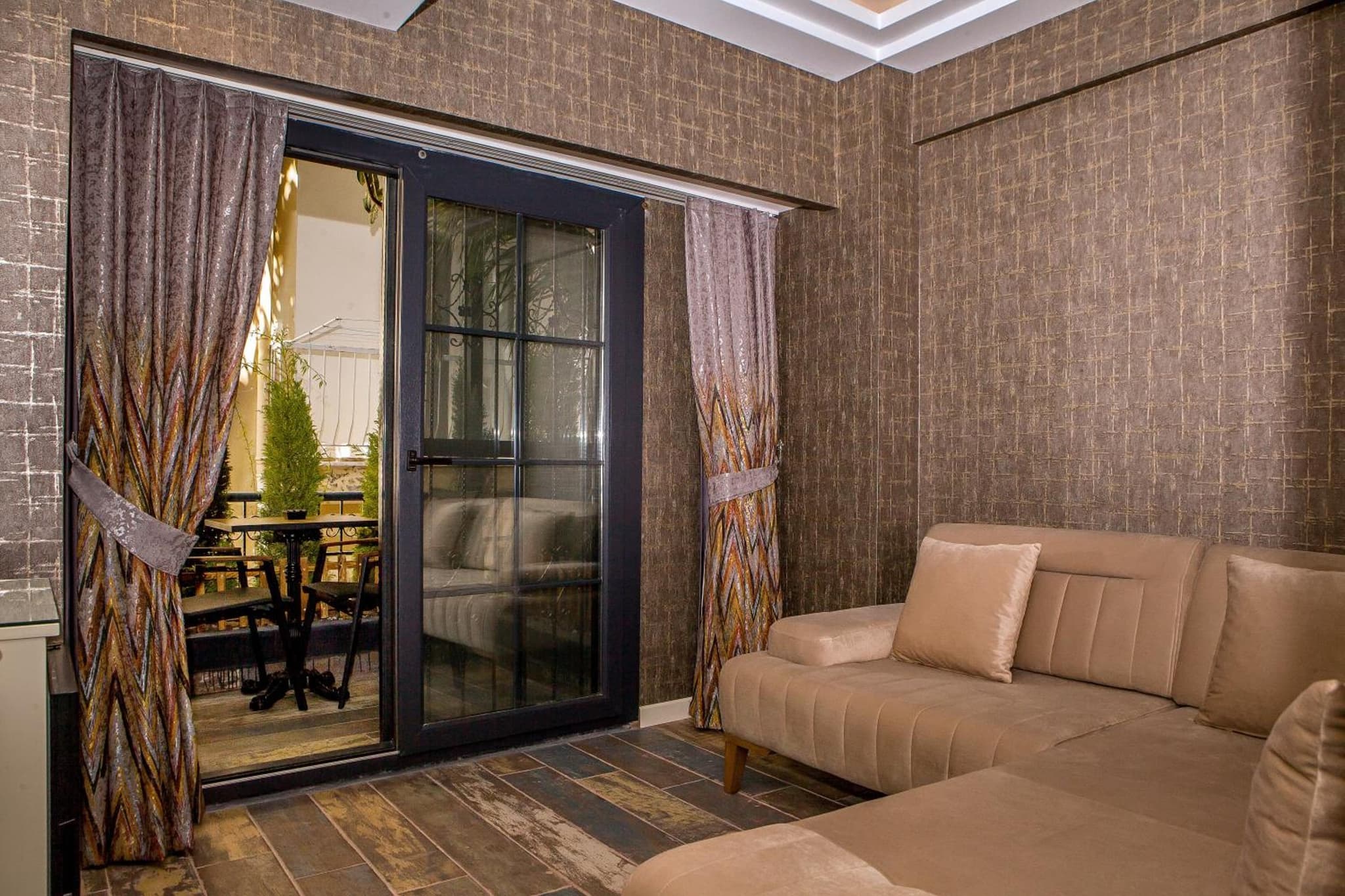 THE LEA HOTELS & SUITE - Image 2