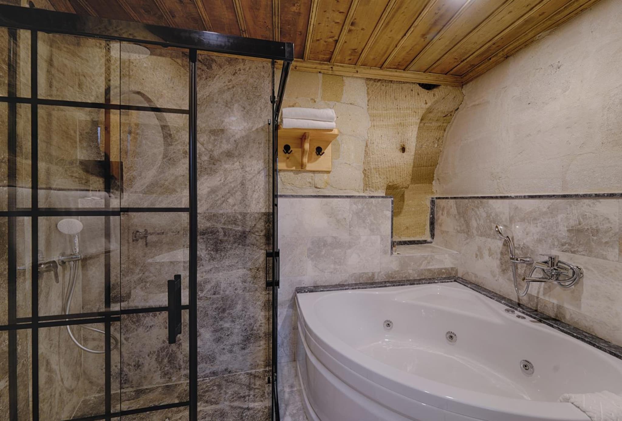 Concept Cave Suites - Image 3