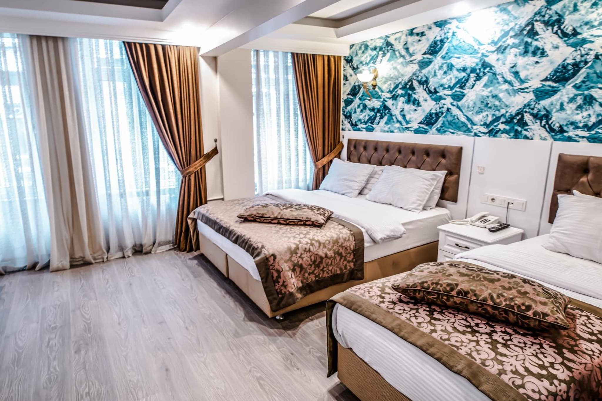 Lazz City Hotel - Image 1