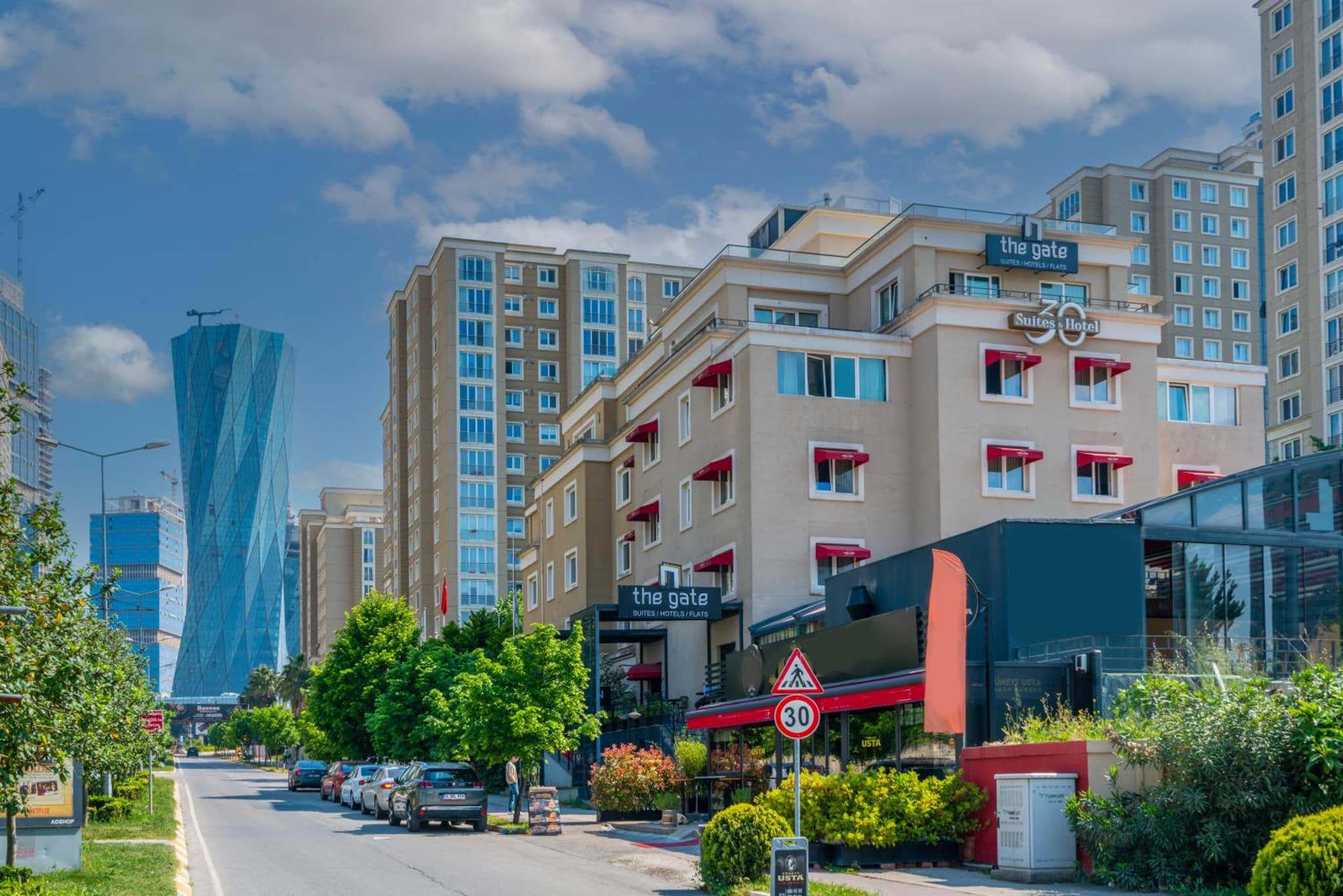 The Gate 30 Suites Ataşehir - Image 1