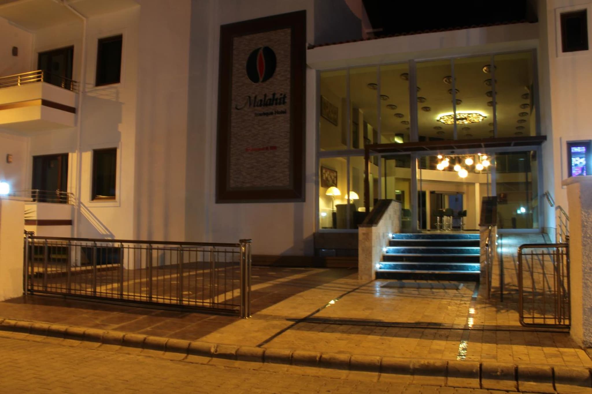 Malahit Exclusive City Hotel - Image 2