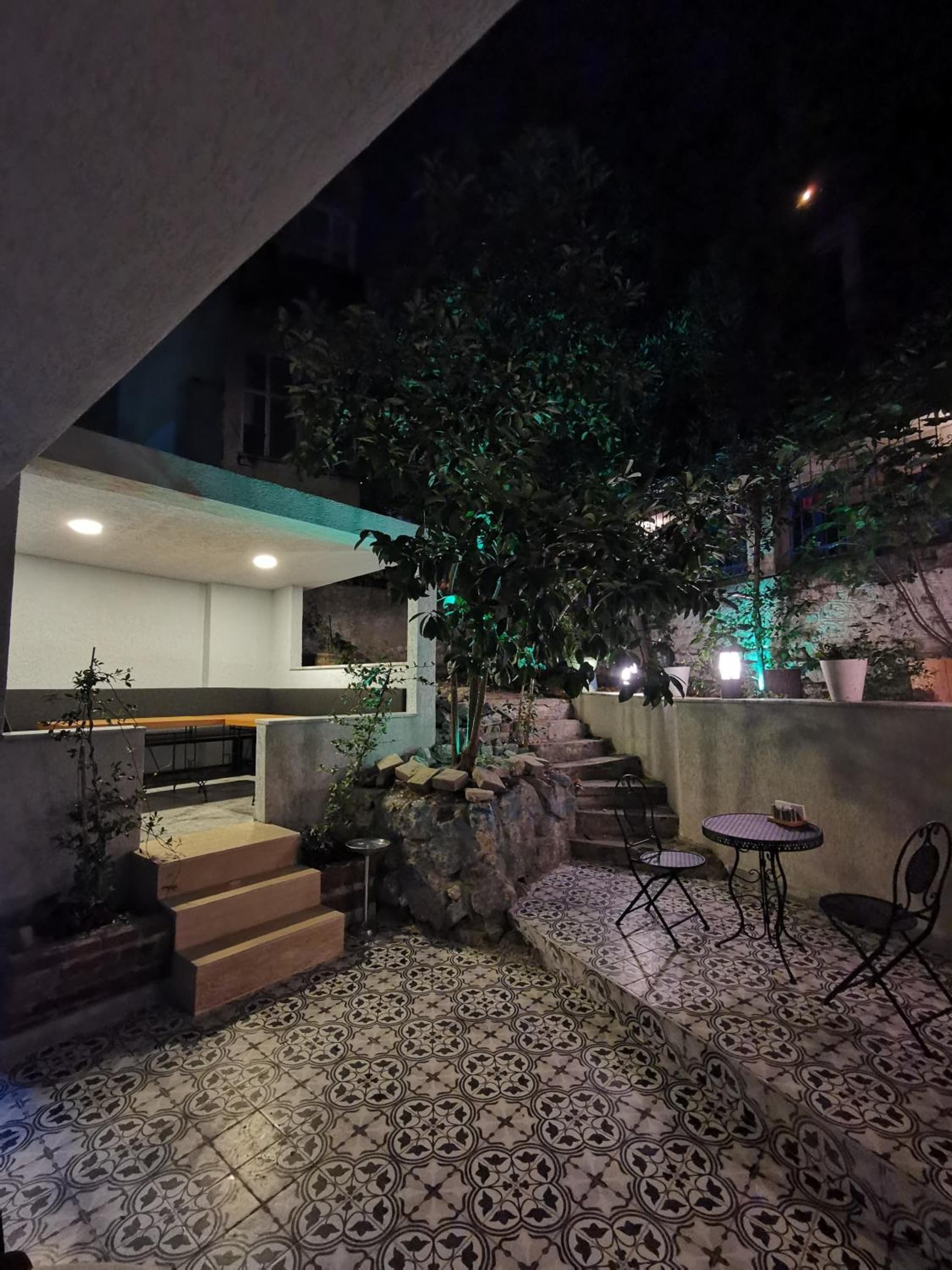 Luxx Garden Otel - Image 1