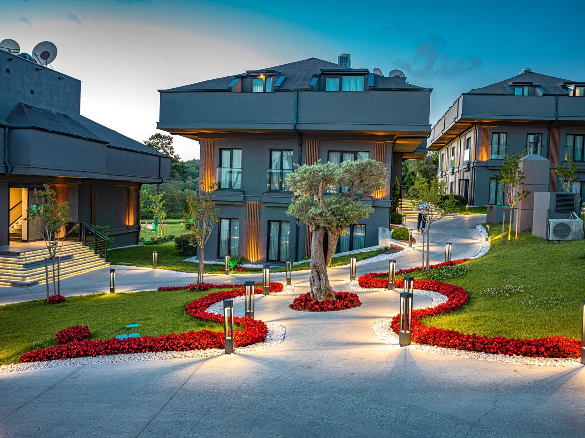 MENALO PREMIUM İSTANBUL HAVAALANI OTEL - Image 1