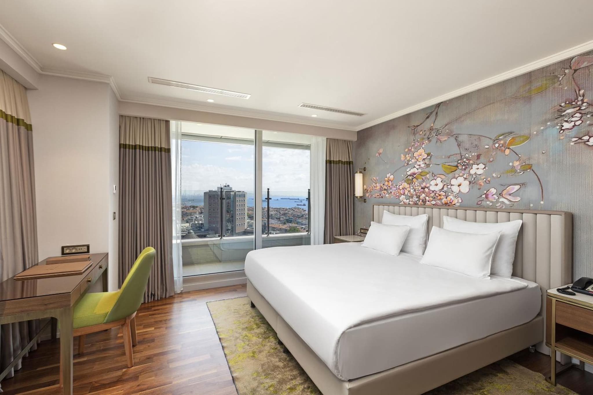 Titanic Port Bakirkoy - Image 1