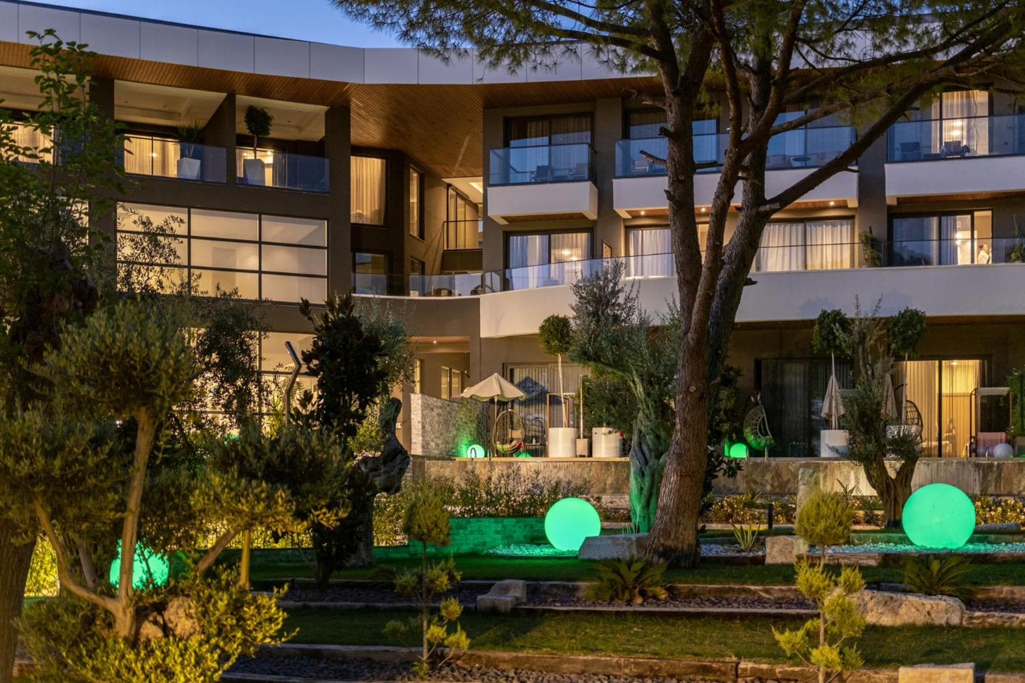 Unique Life Style Hotel - Image 2