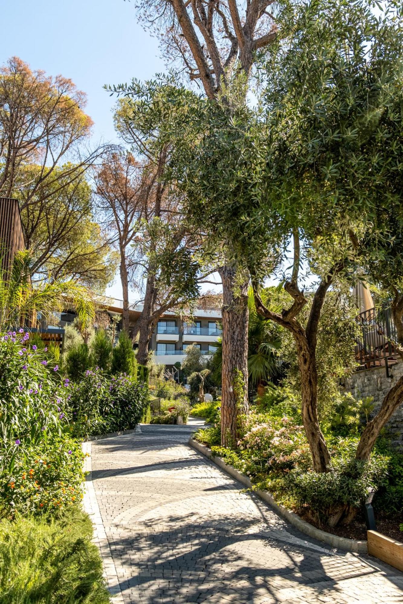 Unique Life Style Hotel - Image 3