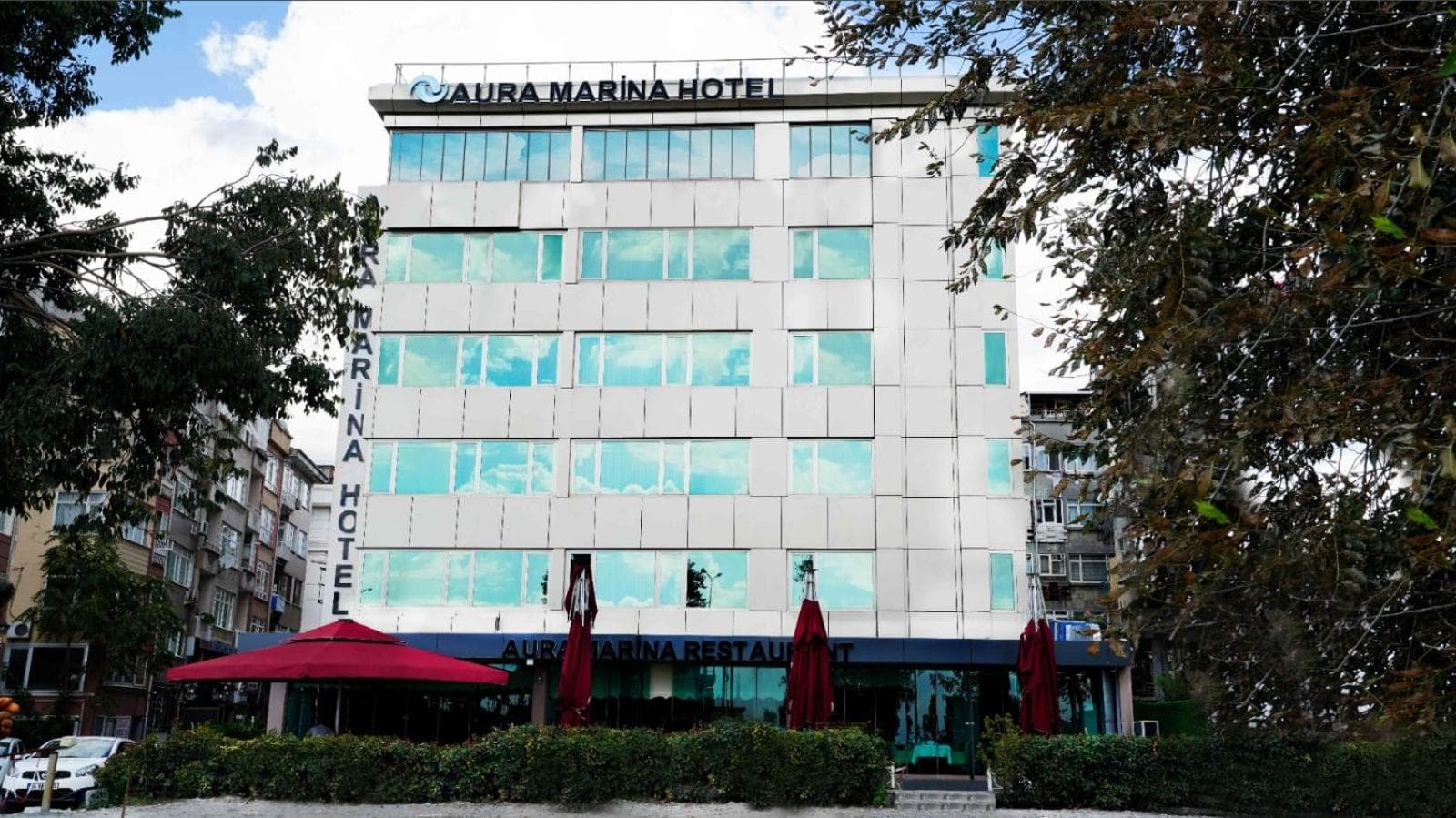 AURA MARINA HOTEL - Image 1
