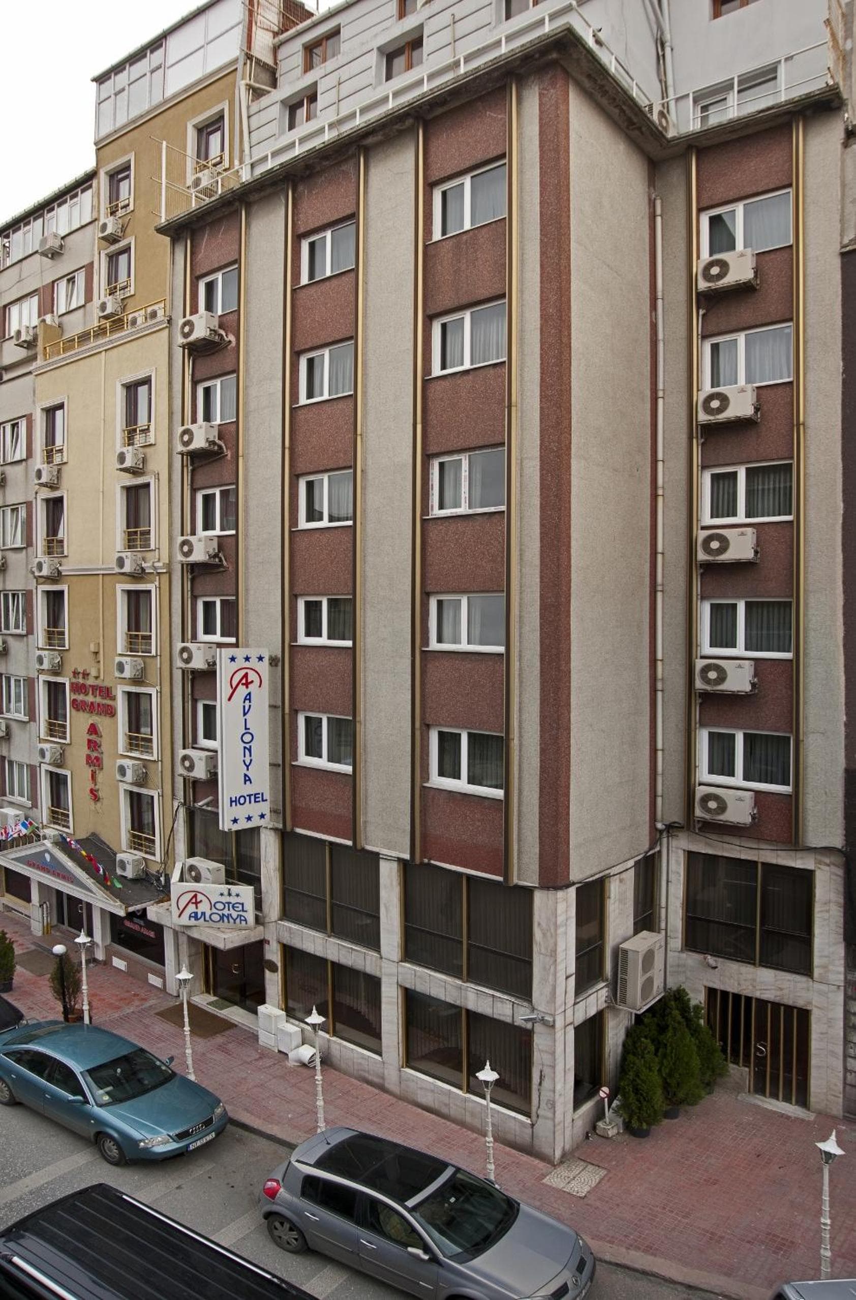 Avlonya Otel - Image 1