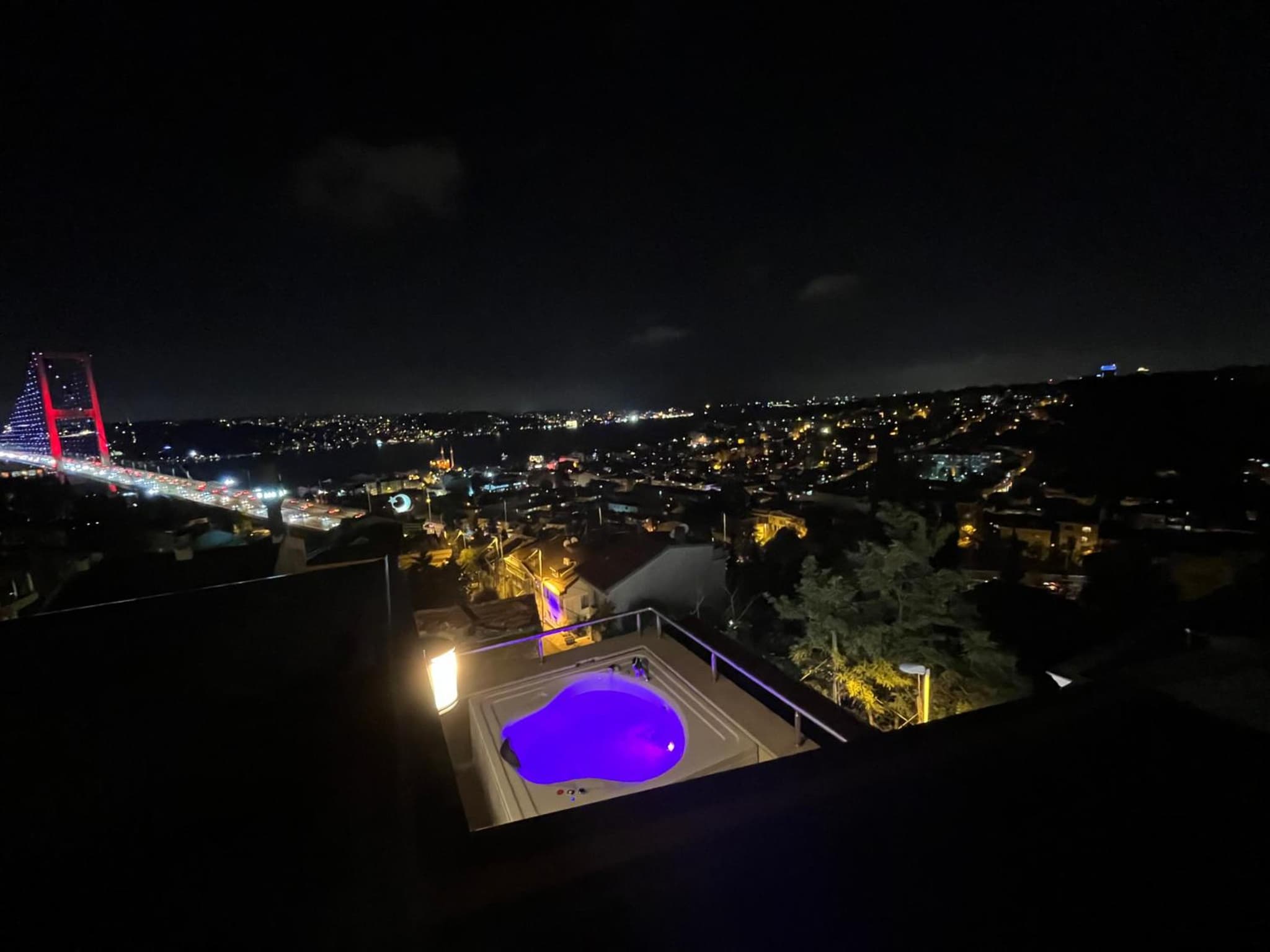 Class Hotel Bosphorus With Jacuzzi - Image 4