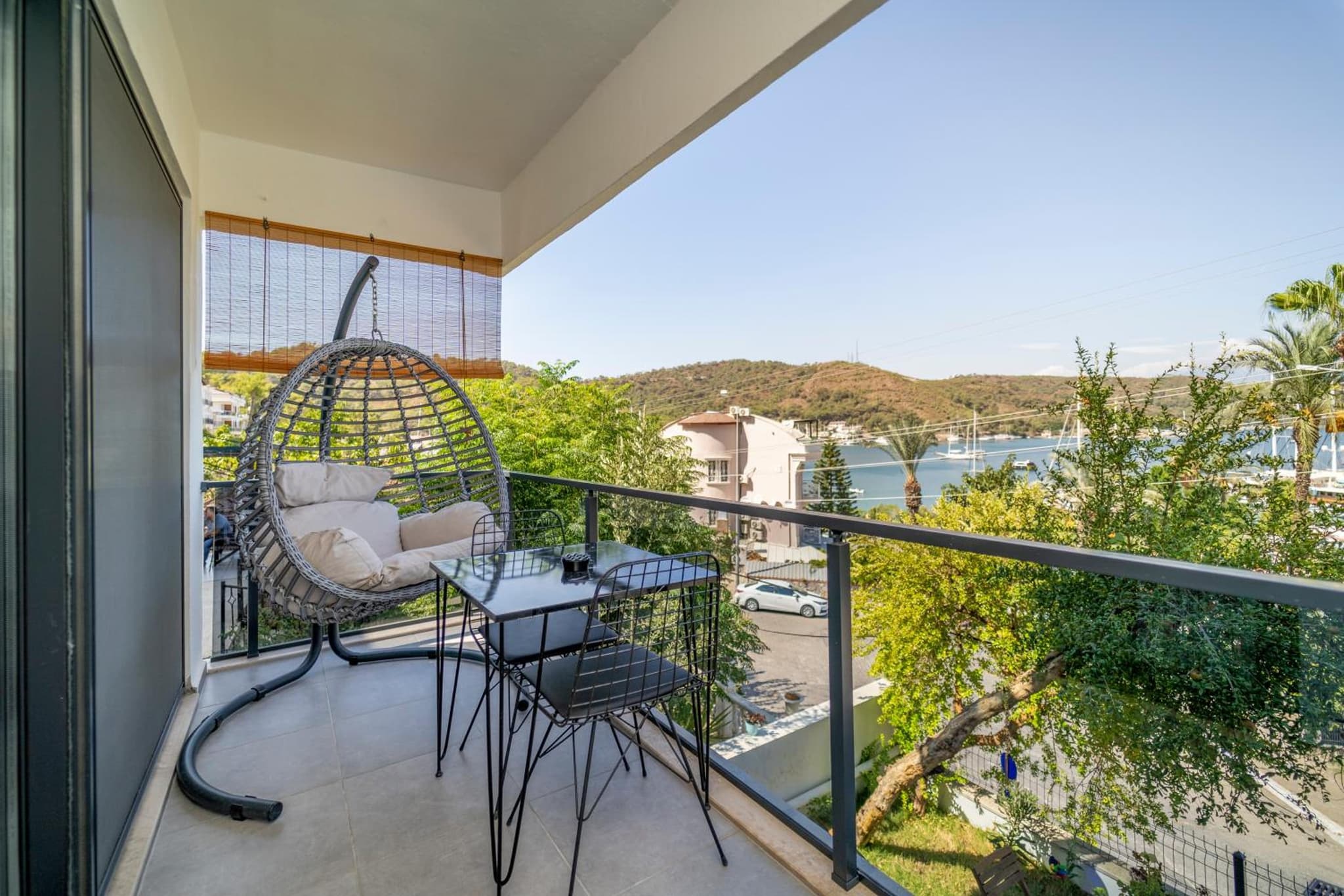 Nakas Süitler - Image 1