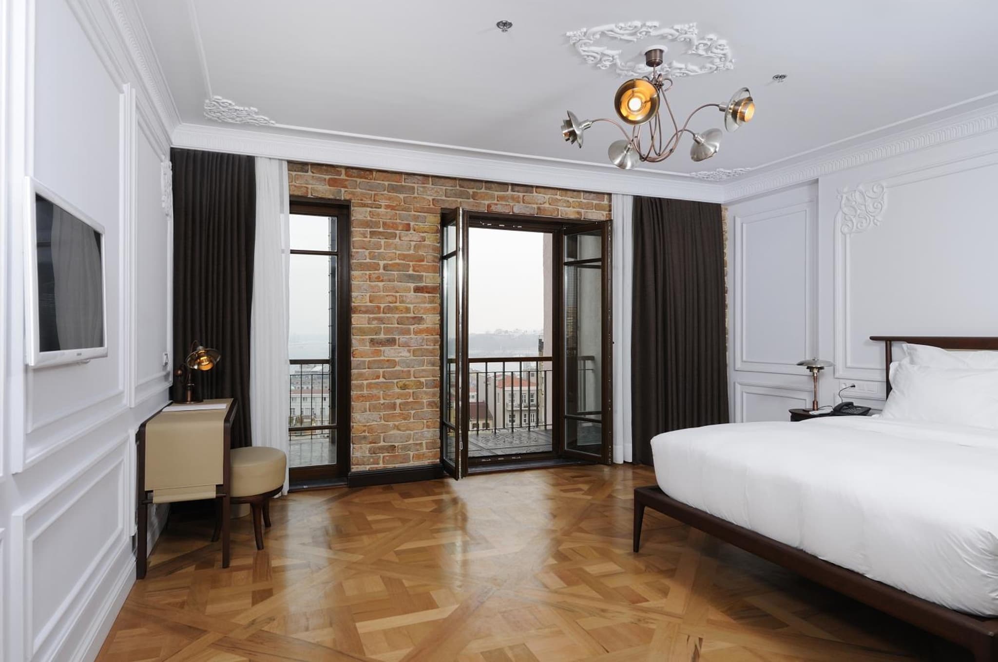 Georges Otel Galata - Image 3