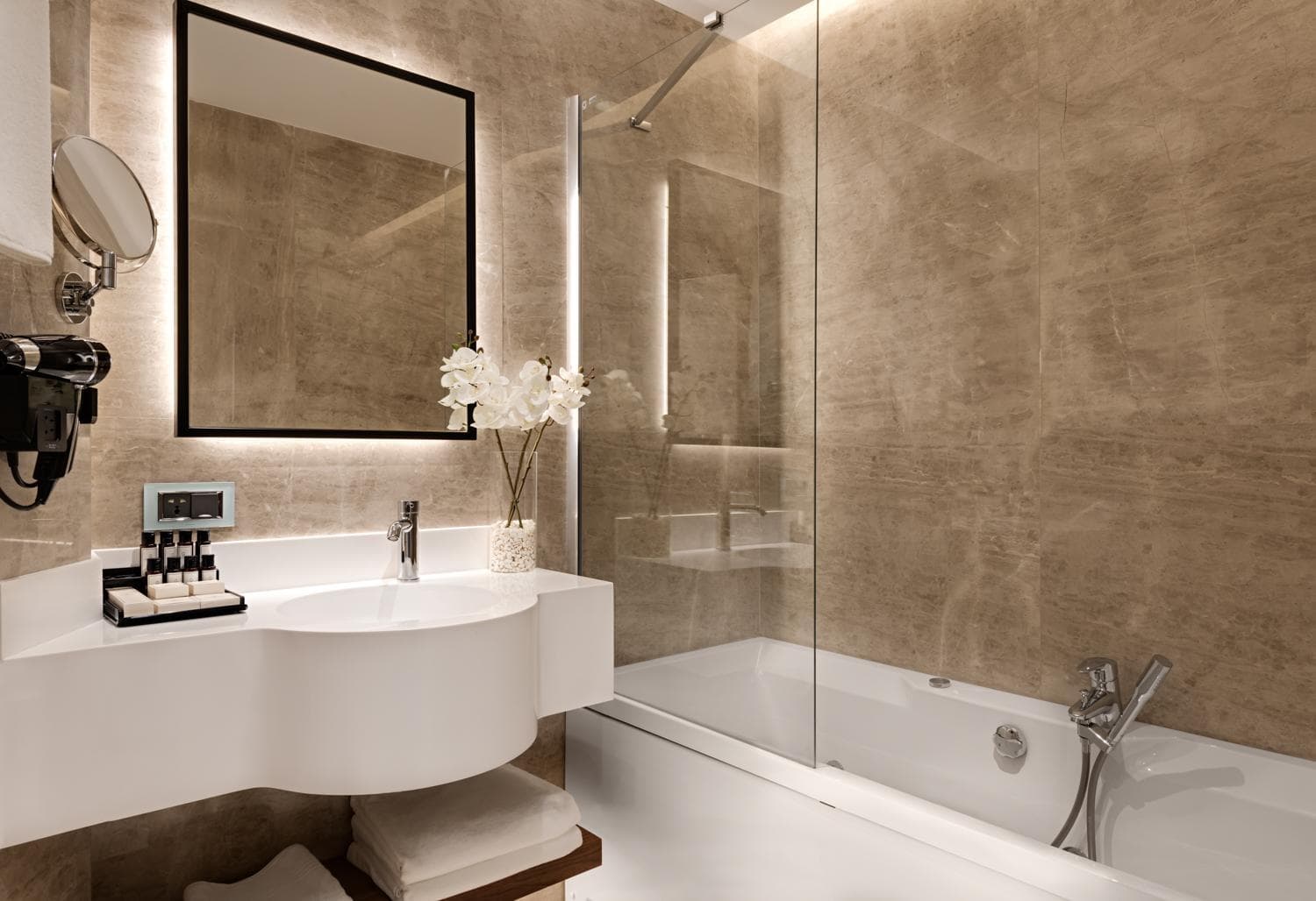 Gleam Collection Otel - Image 2