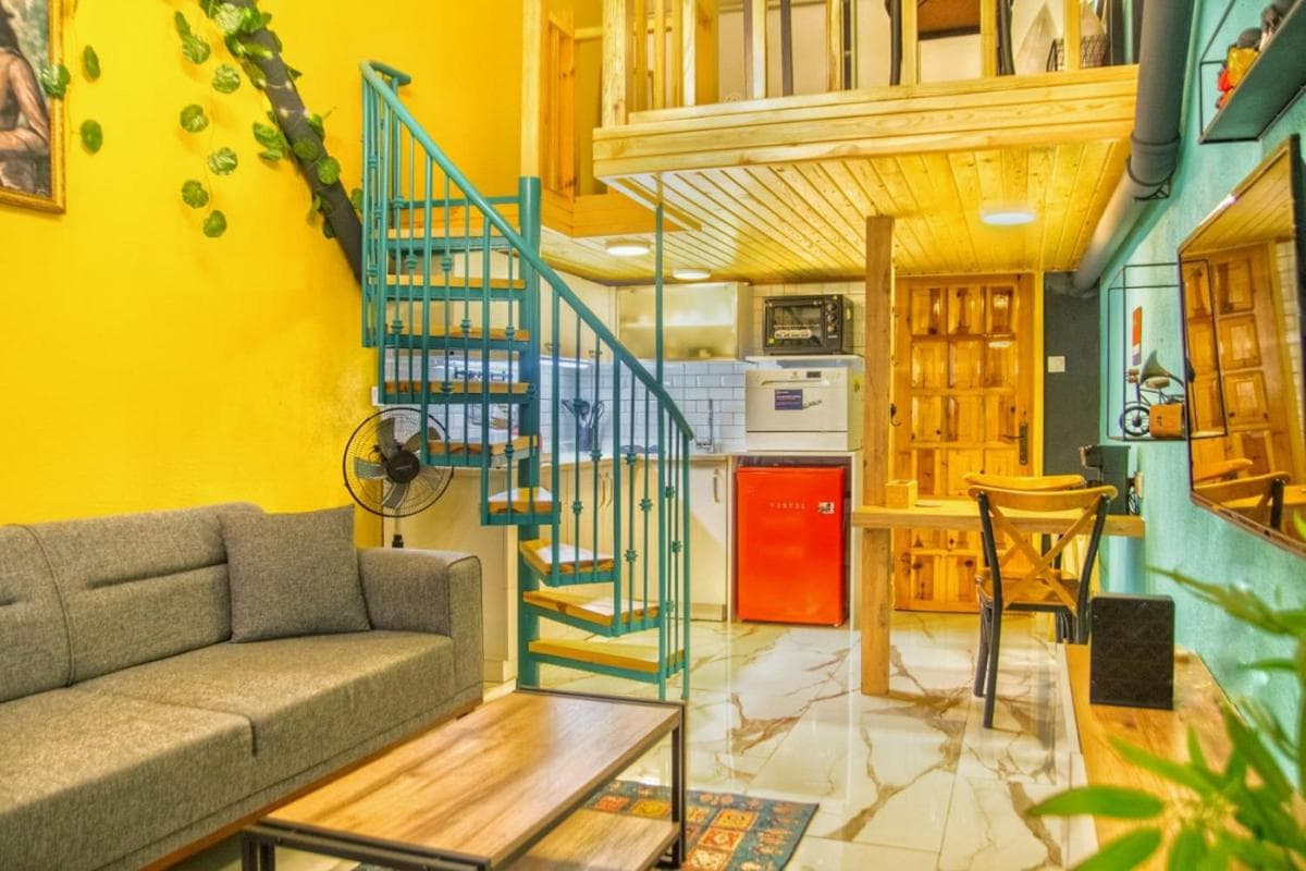 Central and Colorful Studio Flat in Alsancak - Image 1