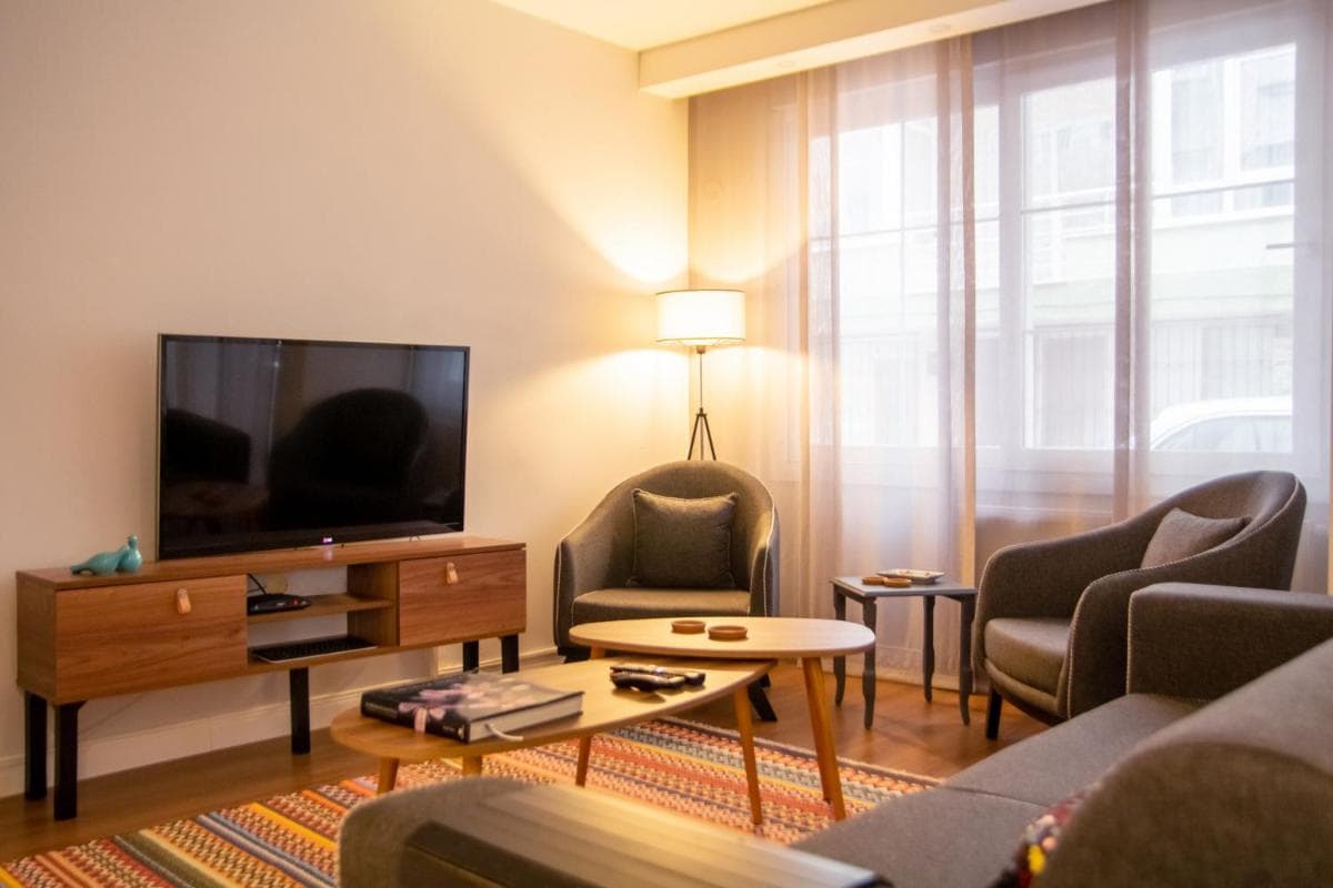 Flat Close to Beach in Karsiyaka - Image 1